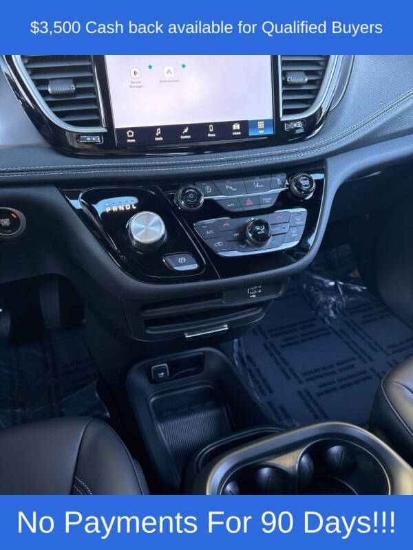 2026 Chrysler Pacifica Select