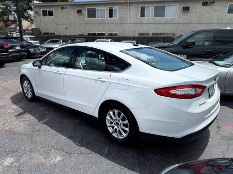 2016 Ford Fusion S