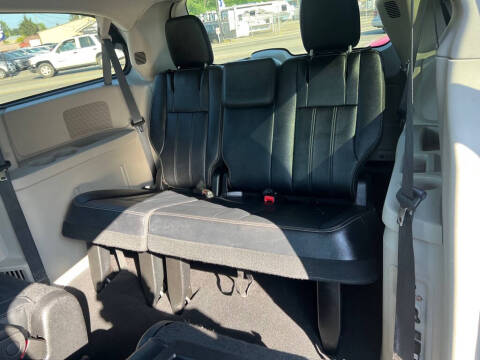 2016 Chrysler Town and Country Touring