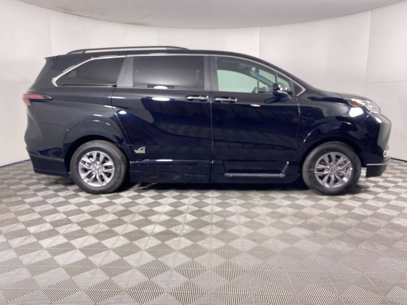 2023 Toyota Sienna XLE 7-Passenger