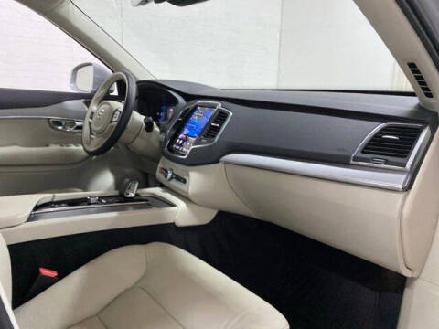 2025 Volvo XC90 B5 Core Bright Theme
