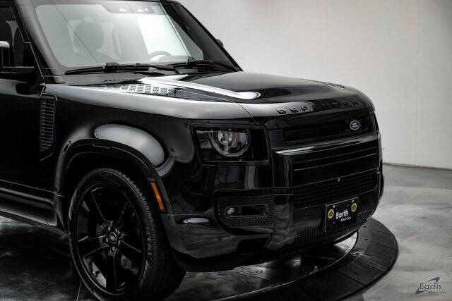 2024 Land Rover Defender 130 P400 X-Dynamic SE