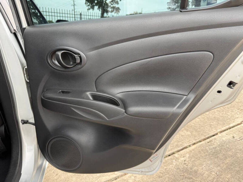 2012 Nissan Versa 1.6 SV