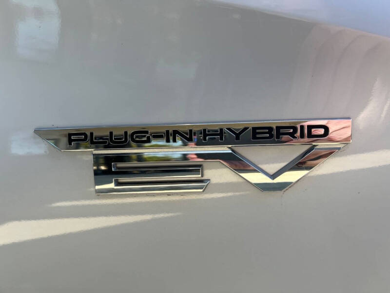 2024 Mitsubishi Outlander PHEV SE
