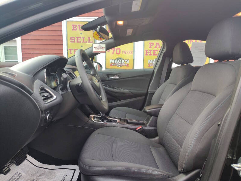 2017 Chevrolet Cruze LT Auto