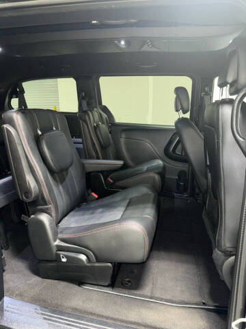 2016 Dodge Grand Caravan R/T
