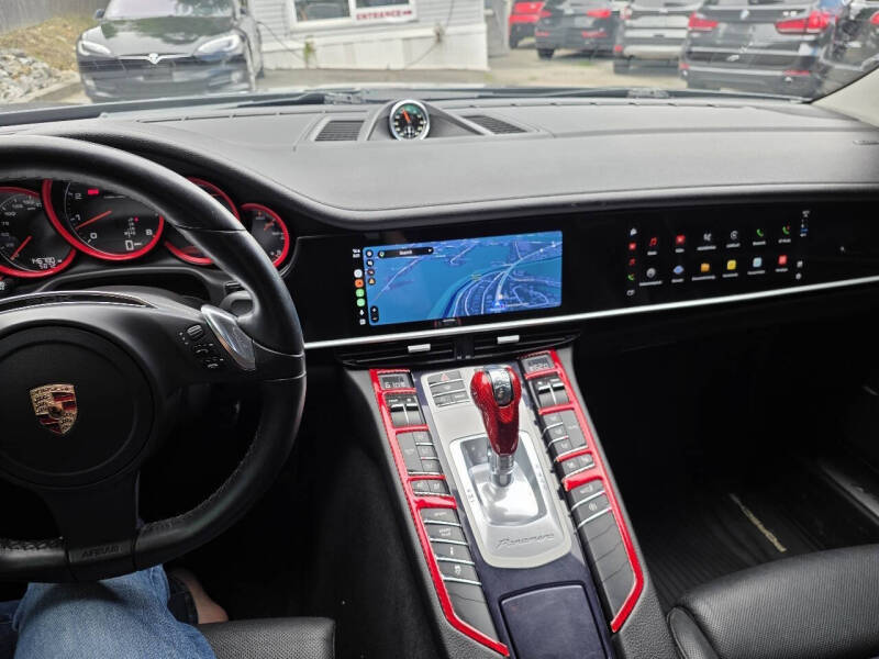 2011 Porsche Panamera 4