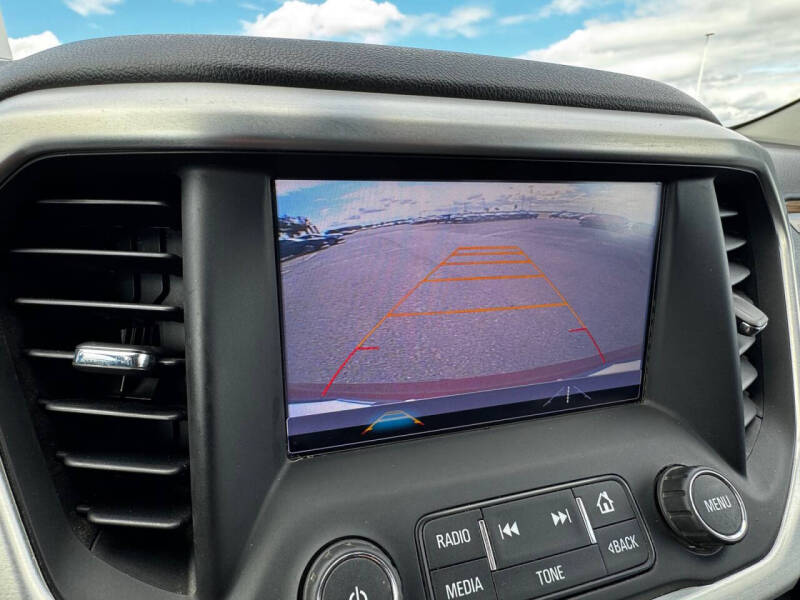 2017 GMC Acadia SLE-2