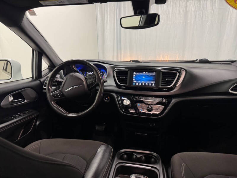 2020 Chrysler Pacifica Touring