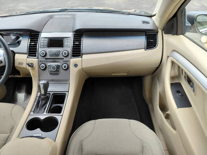 2018 Ford Taurus SE