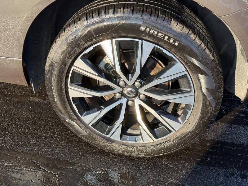 2025 Volvo XC60 B5 Plus Dark Theme