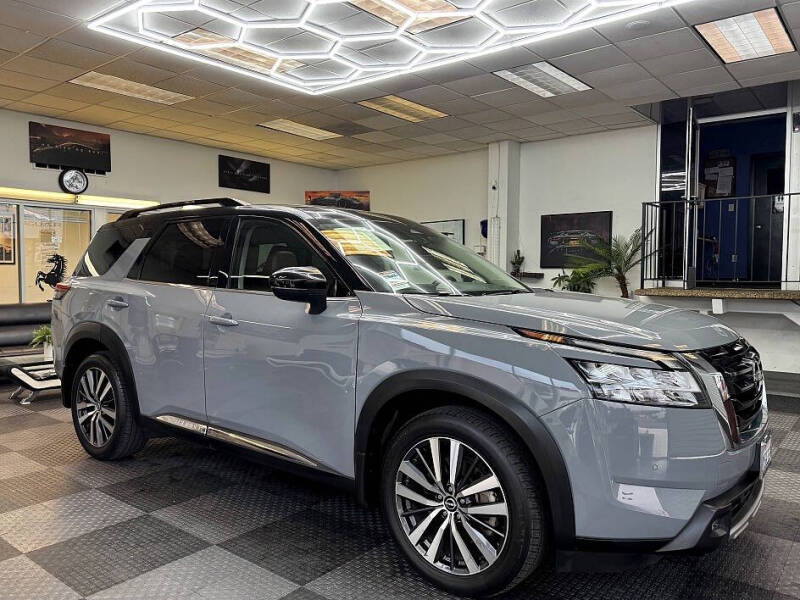 2022 Nissan Pathfinder Platinum