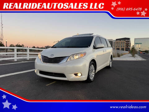 2015 Toyota Sienna XLE 8-Passenger