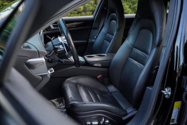 2018 Porsche Panamera 4