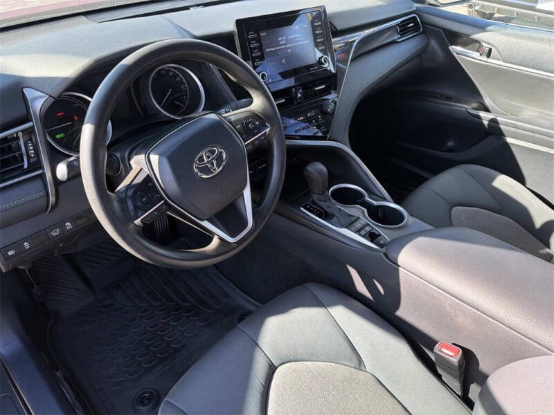 2021 Toyota Camry Hybrid LE