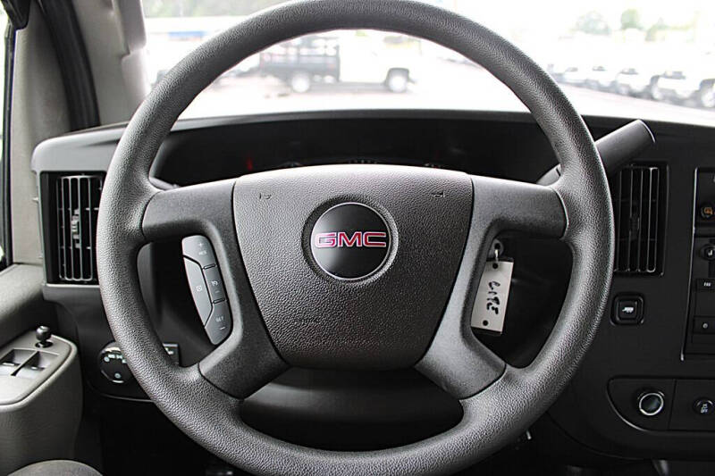 2025 GMC Savana 2500