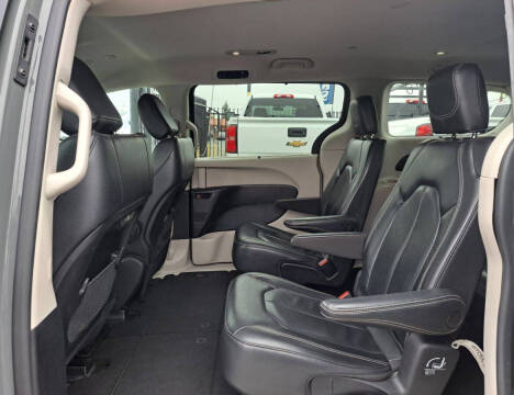 2022 Chrysler Pacifica Touring L