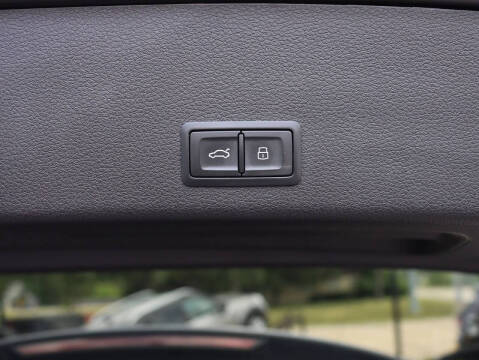 2019 Audi e-tron quattro Prestige