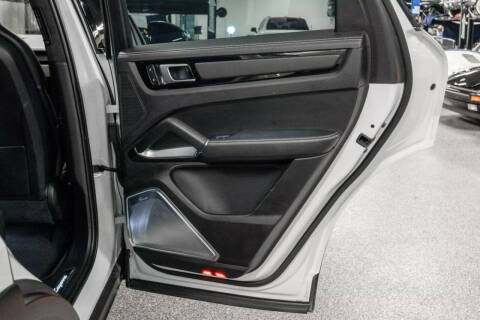 2023 Porsche Cayenne Turbo GT