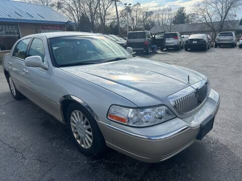 2005 Lincoln Town Car for sale at Steerz Auto Sales in Frankfort IL