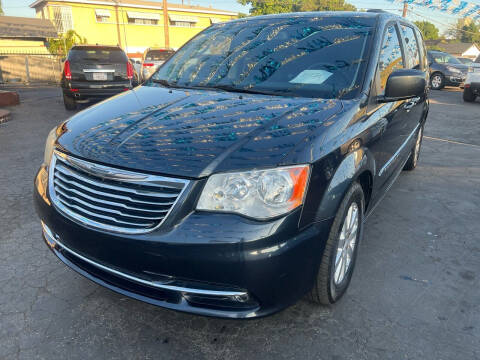 2014 Chrysler Town and Country for sale at Plaza Auto Sales in Los Angeles CA