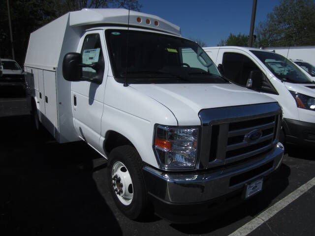 2025 Ford E-Series E-350 SD