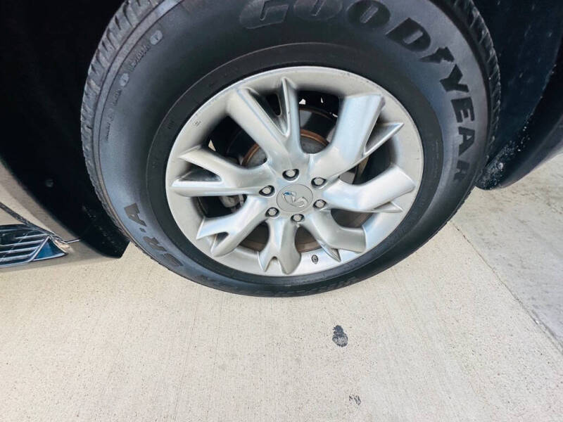 2014 Infiniti QX80