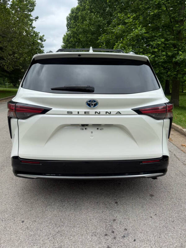 2021 Toyota Sienna Platinum 7-Passenger