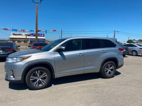 2017 Toyota Highlander for sale at First Choice Auto Sales in Bakersfield CA