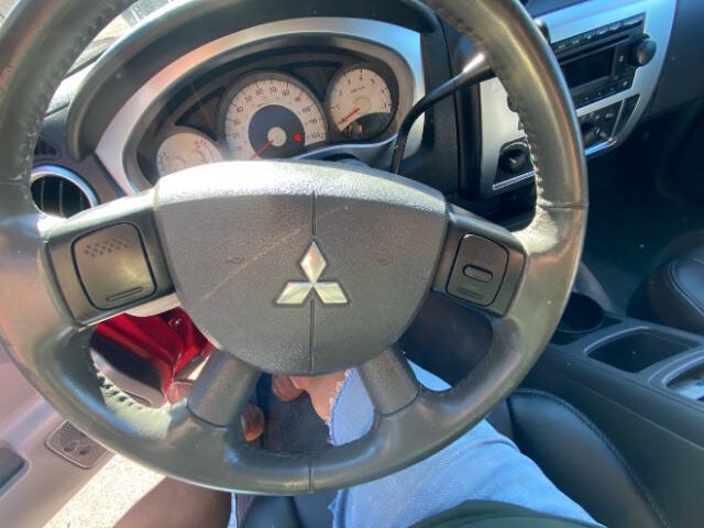 2006 Mitsubishi Raider Duro Cross V8