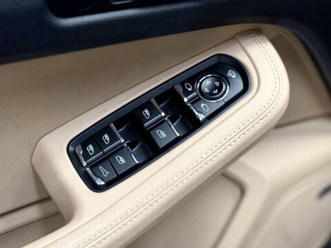 2023 Porsche Macan T
