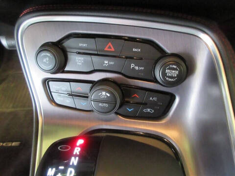 2016 Dodge Challenger 392 HEMI Scat Pack Shaker