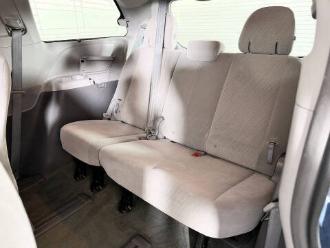 2017 Toyota Sienna LE 7-Passenger