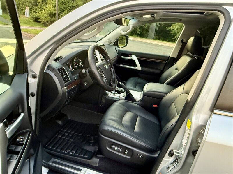 2017 Toyota Land Cruiser