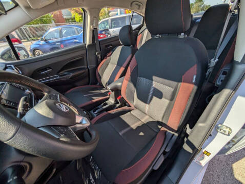 2025 Nissan Versa SR
