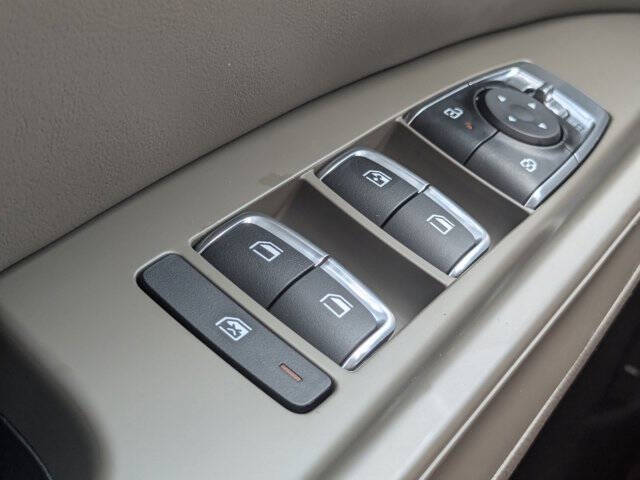 2025 Kia Carnival LX