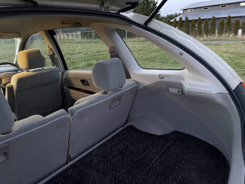 2000 Toyota Nadia