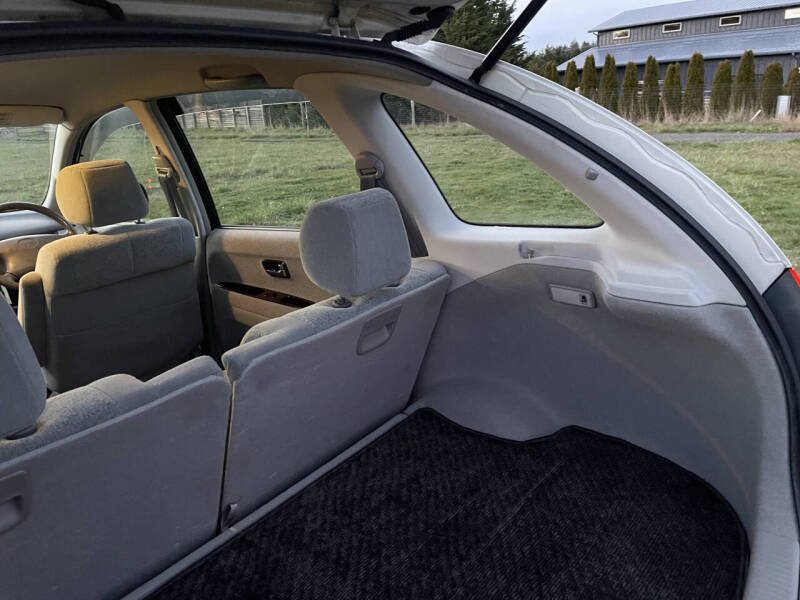 2000 Toyota Nadia