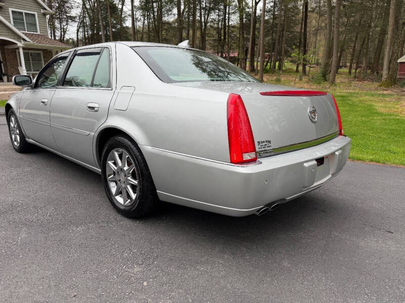 2011 Cadillac DTS Luxury Collection