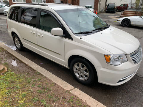 2013 Chrysler Town and Country for sale at UNION AUTO SALES in Vauxhall NJ