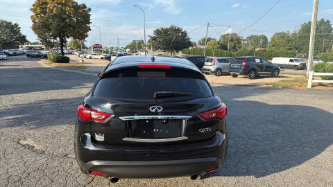 2017 Infiniti QX70