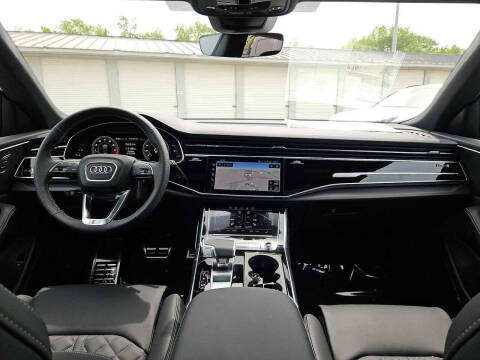 2026 Audi SQ8 4.0T quattro Premium Plus