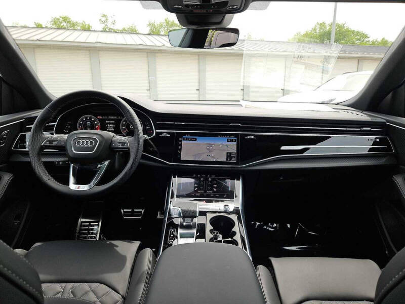 2026 Audi SQ8 4.0T quattro Premium Plus