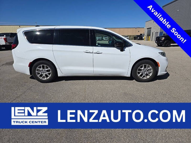 2024 Chrysler Pacifica Touring L
