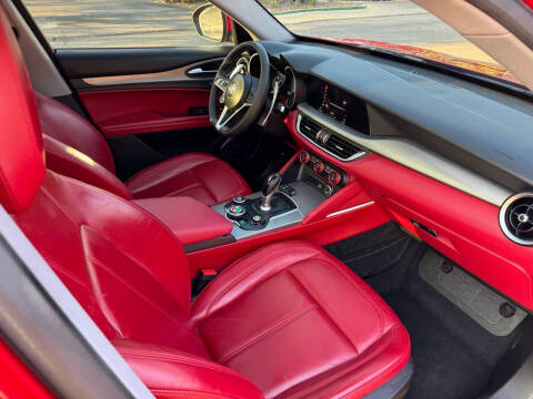 2019 Alfa Romeo Stelvio Sport