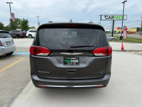 2017 Chrysler Pacifica Touring-L Plus