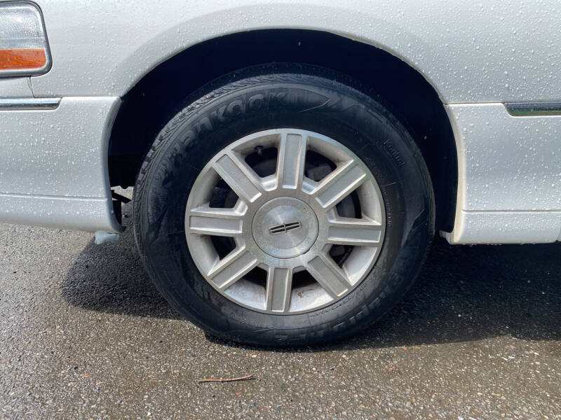 2006 Lincoln Town Car Executive