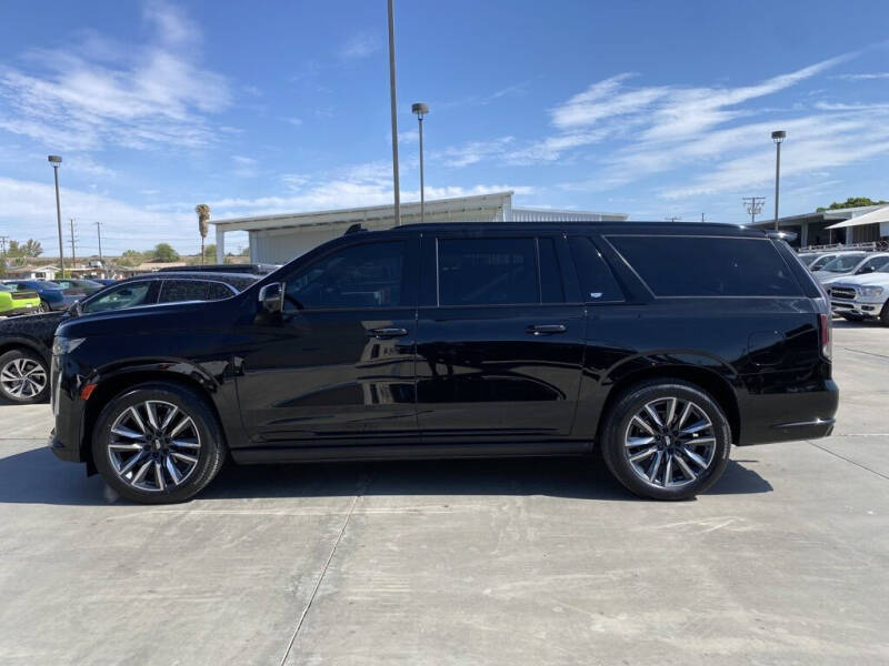 2021 Cadillac Escalade ESV Sport Platinum photo 2