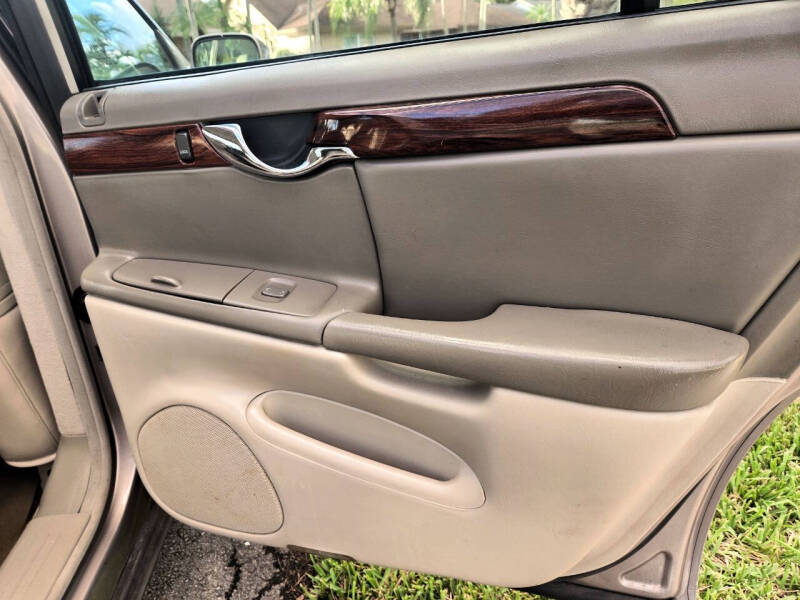 2001 Cadillac DeVille