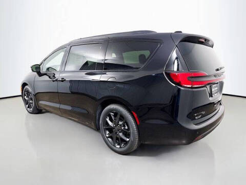 2027 Chrysler Pacifica Limited